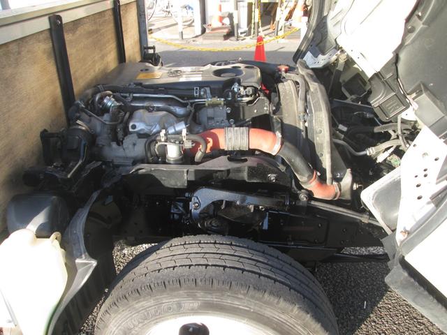 エルフトラック フルフラットロー 平ボディー オートマチック 10尺全低床 4ナンバー(13枚目)