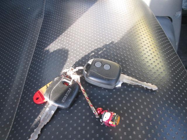 エルフトラック フルフラットロー 平ボディー オートマチック 10尺全低床 4ナンバー(22枚目)