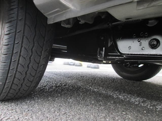 キャラバン ロングＤＸ　Ｖ－ＬＴＤ　ＩＩ　ガソリン車　低床荷台　キーレス　６人乗り（23枚目）