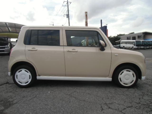 アルトラパン リミテッド　ワンオーナー　禁煙車　ＥＴＣ　シートヒータ　禁煙車両　　ＷエアＢ　スマキー　エアロ付き　キーレススタートシステム　パワステ　マニュアルエアコン　衝突安全ボディ　ＰＷ　エアバッグ（4枚目）