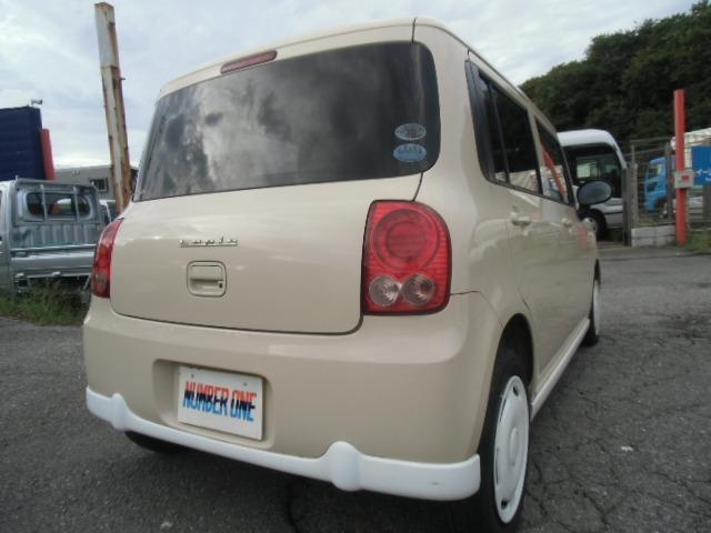 アルトラパン リミテッド　ワンオーナー　禁煙車　ＥＴＣ　シートヒータ　禁煙車両　　ＷエアＢ　スマキー　エアロ付き　キーレススタートシステム　パワステ　マニュアルエアコン　衝突安全ボディ　ＰＷ　エアバッグ（8枚目）