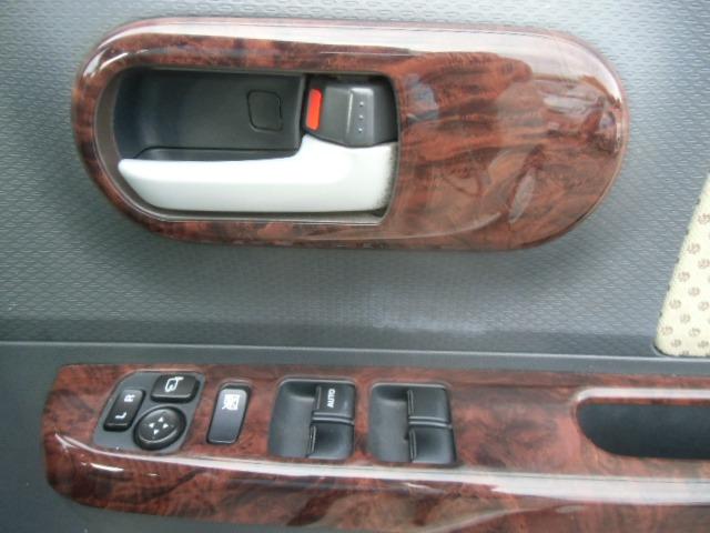 アルトラパン リミテッド　ワンオーナー　禁煙車　ＥＴＣ　シートヒータ　禁煙車両　　ＷエアＢ　スマキー　エアロ付き　キーレススタートシステム　パワステ　マニュアルエアコン　衝突安全ボディ　ＰＷ　エアバッグ（24枚目）