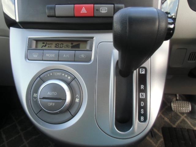 ミラ Ｘリミテッド　ナビＴＶ　禁煙車　助手席エアバッグ　ＨＤＤナビ　禁煙　運転席エアバッグ　キーフリーシステム　エアコン　衝突安全ボディ　ＡＢＳ　パワステ　パワーウインドー　ワンセグ　格納ミラー　ＤＶＤ（11枚目）