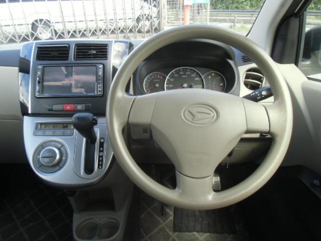 ミラ Ｘリミテッド　ナビＴＶ　禁煙車　助手席エアバッグ　ＨＤＤナビ　禁煙　運転席エアバッグ　キーフリーシステム　エアコン　衝突安全ボディ　ＡＢＳ　パワステ　パワーウインドー　ワンセグ　格納ミラー　ＤＶＤ（16枚目）