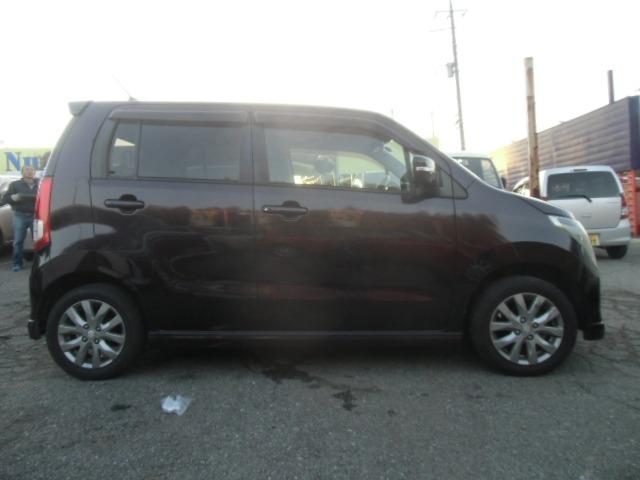 ワゴンＲ リミテッドＩＩ　ダブルエアバッグ　運転席エアバック　キーレスエントリー　フルフラット　パワーウインドウ　パワステ　ＡＡＣ　電動格納ドアミラー　衝突安全ボディ　ベンチシート　エアロ　インテリキー（4枚目）