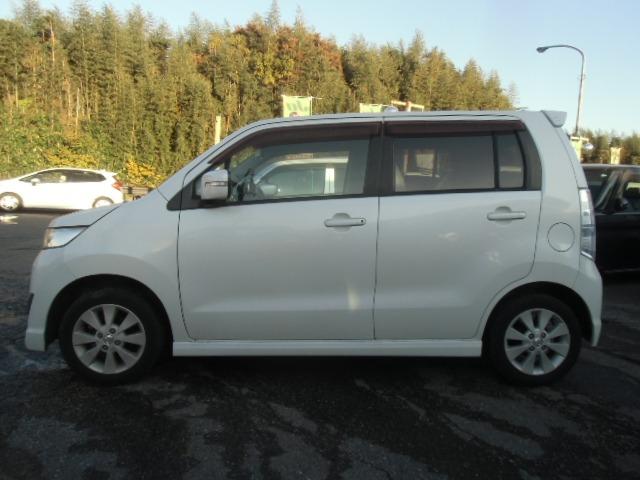 ワゴンＲスティングレー Ｔ　スマートキー　社外アルミ　ＴＢ　エアロ　インテリキー　ＷエアＢ　エアコン　キーフリー　ＰＳ　ＰＷ　運転席エアバック　フルフラ　衝突安全ボディ　ベンチシート　ＡＢＳ　電動格納ミラー（5枚目）