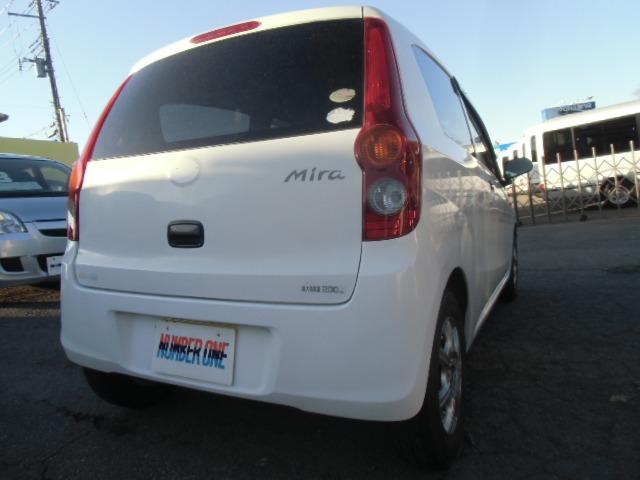 ミラ TX ナビ キーレスキー 禁煙 安全ボディ マニュアルエアコン キーレスエントリーシステム エアバック パワステ メモリーナビ パワーウィンドー 両席エアバッグ(8枚目)