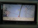 Ｘ　ナビＴＶ　禁煙車　格納ミラー　ナビテレビ　ベンチ　運転席助手席エアバッグ　Ｂｌｕｅｔｏｏｔｈオーディオ　スマ－トキ－　キーレススタートシステム　ＤＶＤ再生可能　ＳＤナビゲーション　フルフラット　禁煙（10枚目）