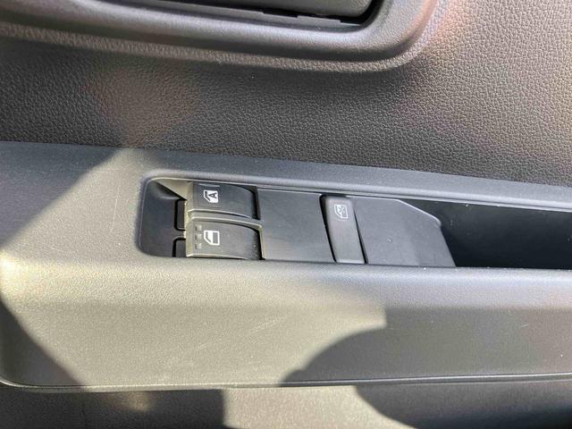 ハイゼットカーゴ DX キーレスエントリー/ハロゲンヘッドライト/スマートアシスト/パワーウインドウ/スモークガラス/AMラジオ/エアコン/パワーステアリング/エアバック(17枚目)