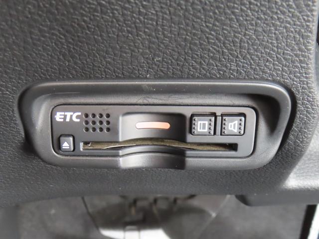 ヴェゼル Ｘ・ホンダセンシング　認定中古車電子制御パーキングブレーキＥＴＣ純正ナビバックカメラクルーズコントロールイモビライザーＡＢＳＶＳＡ純正アルミホイールＣＤ／ＤＶＤ再生ＵＳＢ接続Ｂｌｕｅｔｏｏｔｈ対応（10枚目）