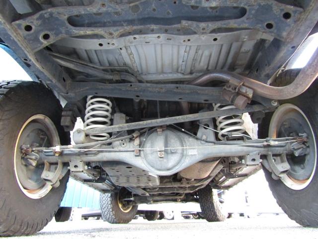 ハイラックスサーフ ＳＳＲ－Ｘ　ＮＥＷカラーカスタム　リフトＵＰ　ケンウッド彩速ナビ　ＣＤ／ＤＶＤ再生　ＢＴオーディオ　地デジ　社外ヘッドライト　社外１６インチＡＷ＋グッドリッチＫｏ２　ヴィンテージグリル　背面レスカスタム（47枚目）