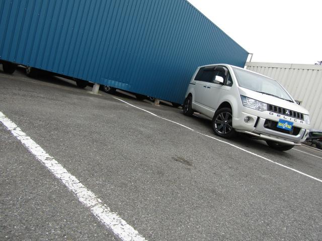 デリカＤ：５ シャモニー　１０周年記念車　専用ハーフレザーシート　純正ＳＤマルチナビ　ＣＤ／ＤＶＤ再生　ＢＴオーディオ　地デジ　ＵＳＢ接続　両パワスラ　Ｆ／Ｓ／Ｒカメラ　ヒーター付き電動シート　Ｆチューブガード　ＥＴＣ（20枚目）