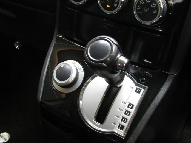 デリカＤ：５ シャモニー　１０周年記念車　専用ハーフレザーシート　純正ＳＤマルチナビ　ＣＤ／ＤＶＤ再生　ＢＴオーディオ　地デジ　ＵＳＢ接続　両パワスラ　Ｆ／Ｓ／Ｒカメラ　ヒーター付き電動シート　Ｆチューブガード　ＥＴＣ（42枚目）