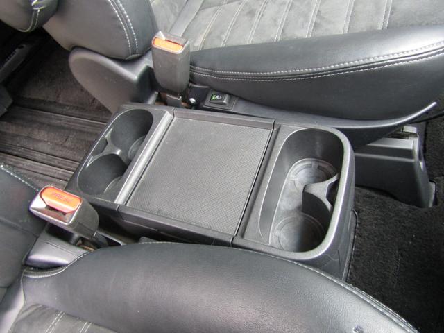 デリカＤ：５ シャモニー　１０周年記念車　専用ハーフレザーシート　純正ＳＤマルチナビ　ＣＤ／ＤＶＤ再生　ＢＴオーディオ　地デジ　ＵＳＢ接続　両パワスラ　Ｆ／Ｓ／Ｒカメラ　ヒーター付き電動シート　Ｆチューブガード　ＥＴＣ（49枚目）