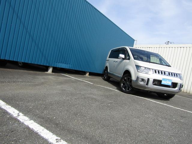 デリカＤ：５ シャモニー　１０周年記念車　アルパイン９型ＢＩＧＸ　ＣＤ／ＤＶＤ再生　ＢＴオーディオ　地デジ　両パワスラ　フリップダウンモニター　バックカメラ　専用ハーフレザー　専用クローム１８ＡＷ　ＥＴＣ　ヒーター付きＰシート（20枚目）