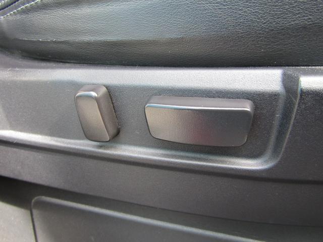 デリカＤ：５ シャモニー　１０周年記念車　アルパイン９型ＢＩＧＸ　ＣＤ／ＤＶＤ再生　ＢＴオーディオ　地デジ　両パワスラ　フリップダウンモニター　バックカメラ　専用ハーフレザー　専用クローム１８ＡＷ　ＥＴＣ　ヒーター付きＰシート（52枚目）
