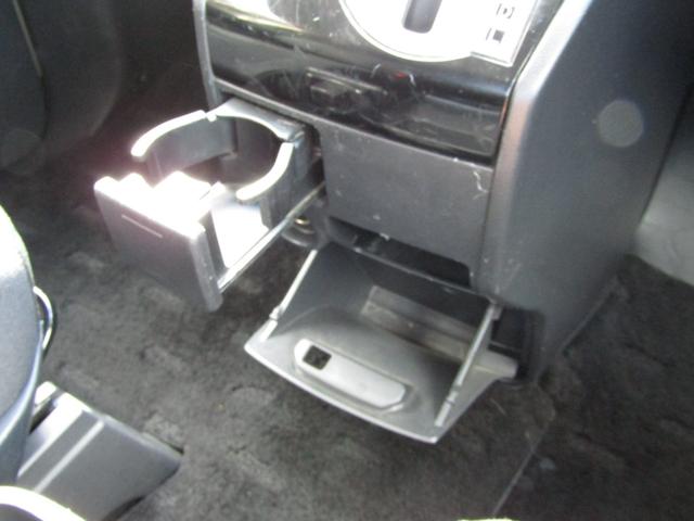 デリカＤ：５ Ｄ　パワーパッケージ　ＮＥＷカラーカスタム　ストラーダ７型メモリナビ　ＣＤ／ＤＶＤ再生　地デジ　両パワスラ　シートヒーター　ＥＴＣ　クルーズコントロール　フロントプロテクター　ＨＩＤヘッドライト（35枚目）