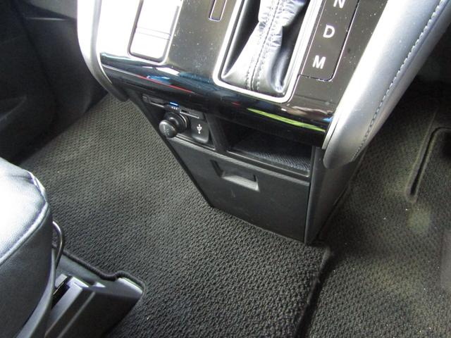 デリカＤ：５ Ｐ　１０．１型ナビ　ＣＤ／ＤＶＤ再生　ＢＴオーディオ　地デジ　両パワスラ　アラウンドビュー　エレクトリックテールゲート　ＥＴＣ　ＵＳＢ接続　ヒーター付き電動シート　ｅアシスト　ＬＥＤヘッドライト（48枚目）