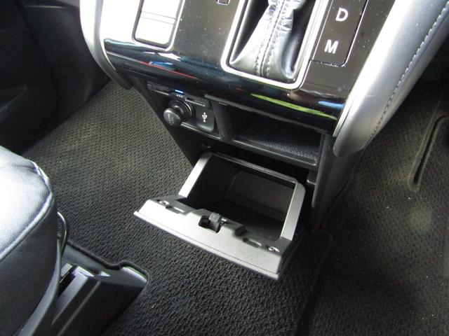 デリカＤ：５ Ｐ　１０．１型ナビ　ＣＤ／ＤＶＤ再生　ＢＴオーディオ　地デジ　両パワスラ　アラウンドビュー　エレクトリックテールゲート　ＥＴＣ　ＵＳＢ接続　ヒーター付き電動シート　ｅアシスト　ＬＥＤヘッドライト（49枚目）