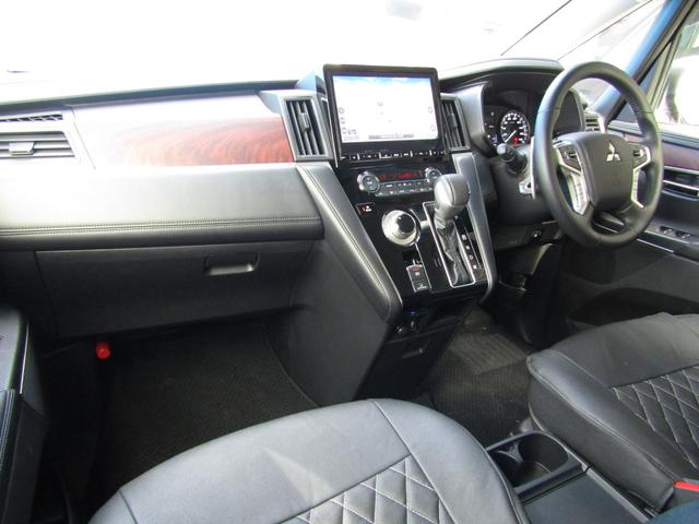 デリカＤ：５ Ｐ　１０．１型ナビ　ＣＤ／ＤＶＤ再生　ＢＴオーディオ　地デジ　両パワスラ　アラウンドビュー　エレクトリックテールゲート　ＥＴＣ　ＵＳＢ接続　ヒーター付き電動シート　ｅアシスト　ＬＥＤヘッドライト（65枚目）