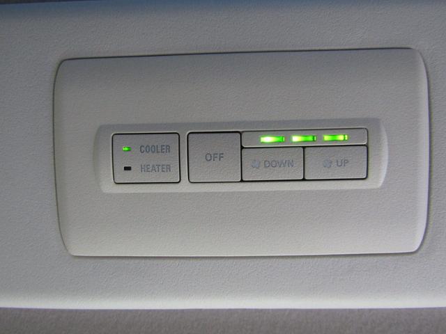 デリカD:5 D パワーパッケージ カロッツェリア楽ナビ CD/DVD再生 BTオーディオ 地デジ 両パワスラ バックカメラ 後席フリップダウンモニター ETC シートヒーター クルーズコントロール HIDヘッドライト(52枚目)