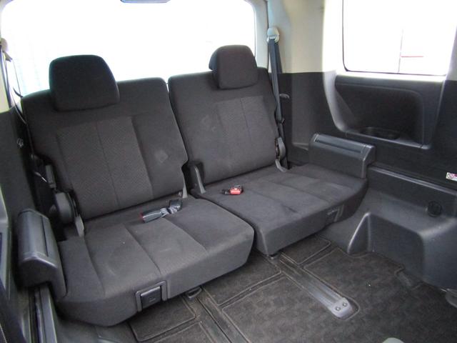 デリカＤ：５ Ｄ　パワーパッケージ　リフトＵＰカスタム　７人乗り　ストラーダ７型メモリナビ　ＢＴオーディオ　地デジ　両パワスラ　フリップダウンモニター　ＧｉギアＦプルバー　サイドステップ　ソリッドレーシング＋ジオランダー　ＥＴＣ（27枚目）