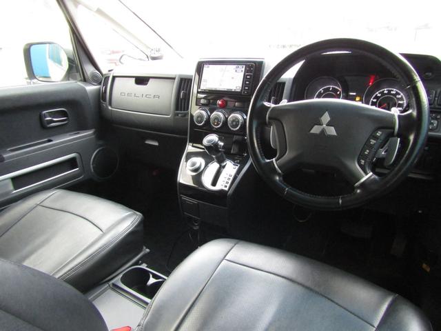 デリカＤ：５ Ｄ　パワーパッケージ　リフトＵＰカスタム　７人乗り　ストラーダ７型メモリナビ　ＢＴオーディオ　地デジ　両パワスラ　フリップダウンモニター　ＧｉギアＦプルバー　サイドステップ　ソリッドレーシング＋ジオランダー　ＥＴＣ（30枚目）
