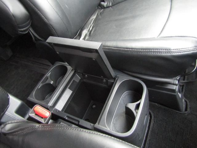 デリカＤ：５ Ｄ　パワーパッケージ　リフトＵＰカスタム　７人乗り　ストラーダ７型メモリナビ　ＢＴオーディオ　地デジ　両パワスラ　フリップダウンモニター　ＧｉギアＦプルバー　サイドステップ　ソリッドレーシング＋ジオランダー　ＥＴＣ（50枚目）