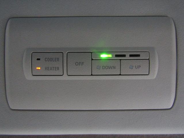 デリカＤ：５ Ｄ　パワーパッケージ　リフトＵＰカスタム　７人乗り　ストラーダ７型メモリナビ　ＢＴオーディオ　地デジ　両パワスラ　フリップダウンモニター　ＧｉギアＦプルバー　サイドステップ　ソリッドレーシング＋ジオランダー　ＥＴＣ（54枚目）