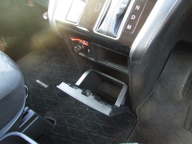 デリカＤ：５ Ｐ　１０．１型メモリナビ　ＣＤ／ＤＶＤ再生　ＢＴオーディオ　地デジ　両パワスラ　アラウンドビューモニター　エレクトリックテールゲート　ヒーター付き電動シート　ＥＴＣ　ＬＥＤライト　ｅアシスト（41枚目）