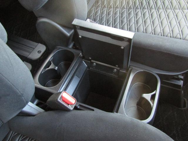 デリカＤ：５ Ｐ　１０．１型メモリナビ　ＣＤ／ＤＶＤ再生　ＢＴオーディオ　地デジ　両パワスラ　アラウンドビューモニター　エレクトリックテールゲート　ヒーター付き電動シート　ＥＴＣ　ＬＥＤライト　ｅアシスト（47枚目）