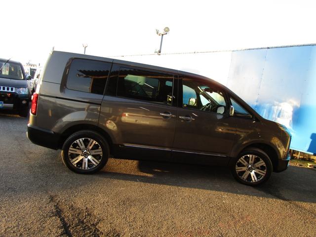 デリカＤ：５ Ｐ　１０．１型メモリナビ　ＣＤ／ＤＶＤ再生　ＢＴオーディオ　地デジ　両パワスラ　アラウンドビューモニター　エレクトリックテールゲート　ヒーター付き電動シート　ＥＴＣ　ＬＥＤライト　ｅアシスト（65枚目）