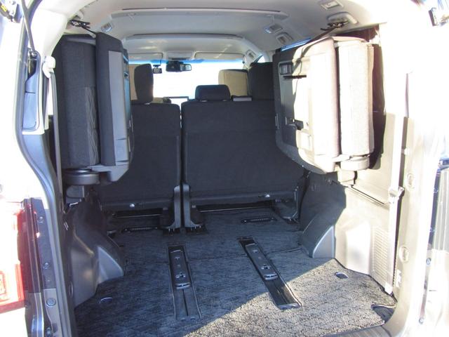 デリカＤ：５ Ｐ　１０．１型メモリナビ　ＣＤ／ＤＶＤ再生　ＢＴオーディオ　地デジ　両パワスラ　アラウンドビューモニター　エレクトリックテールゲート　ヒーター付き電動シート　ＥＴＣ　ＬＥＤライト　ｅアシスト（70枚目）