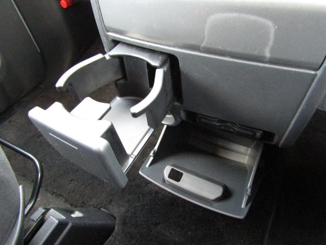 デリカＤ：５ Ｇ　パワーパッケージ　ＮＥＷカラーカスタム　アルパイン７型ＨＤＤナビ　ＣＤ／ＤＶＤ再生　地デジ　両パワスラ　後席フリップダウンモニター　バックカメラ　ＥＴＣ　フロントプロテクター　クルーズコントロール　ＨＩＤヘッドライト（34枚目）