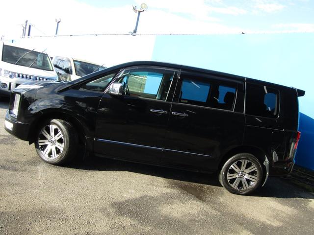 デリカＤ：５ Ｐ　７人乗り　１０．１型メモリナビ　ＣＤ／ＤＶＤ再生　ＢＴオーディオ　地デジ　両パワスラ　アラウンドビューモニター　エレクトリックテールゲート　オートステップ　ｅアシスト　ヒーター付き電動シート　ＬＥＤ（14枚目）