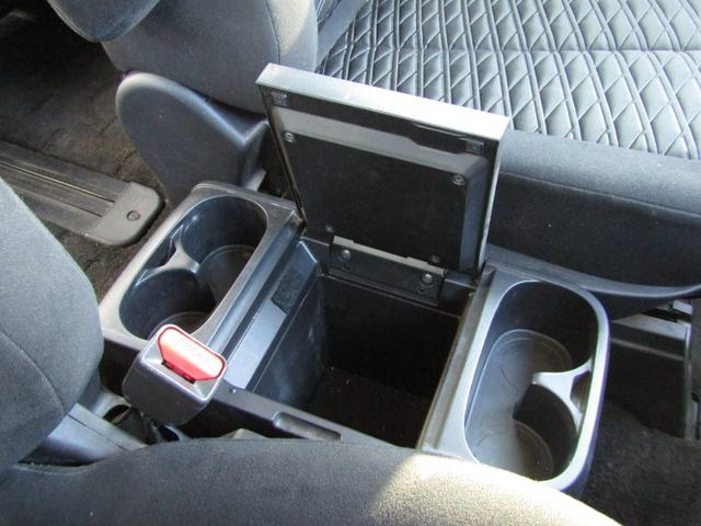 デリカＤ：５ Ｐ　７人乗り　１０．１型メモリナビ　ＣＤ／ＤＶＤ再生　ＢＴオーディオ　地デジ　両パワスラ　アラウンドビューモニター　エレクトリックテールゲート　オートステップ　ｅアシスト　ヒーター付き電動シート　ＬＥＤ（44枚目）