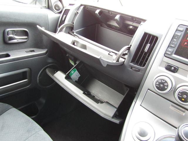 デリカＤ：５ Ｇ　プレミアム　７人乗り　純正ＨＤＤマルチ　ＣＤ／ＤＶＤ再生　地デジ　ロックフォードサウンド　両パワスラ　Ｆ／Ｓ／Ｒカメラ　エレクトリックテールゲート　ＥＴＣ　ヒーター付き電動シート　クルーズコントロール　ＨＩＤ（49枚目）