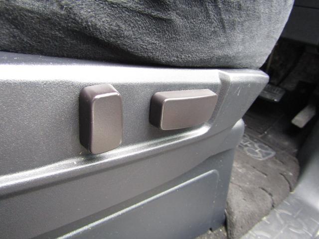 デリカＤ：５ Ｇ　プレミアム　７人乗り　純正ＨＤＤマルチ　ＣＤ／ＤＶＤ再生　地デジ　ロックフォードサウンド　両パワスラ　Ｆ／Ｓ／Ｒカメラ　エレクトリックテールゲート　ＥＴＣ　ヒーター付き電動シート　クルーズコントロール　ＨＩＤ（55枚目）