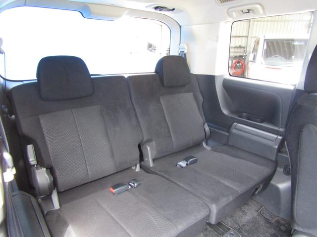 デリカＤ：５ Ｄ　パワーパッケージ　７人乗り　マットブラックツートーン　クラリオン７型メモリナビ　ＣＤ／ＤＶＤ再生　ＢＴオーディオ　地デジ　両パワスラ　バックカメラ　ＥＴＣ　シートヒーター　クルーズコントロール　ＨＩＤヘッドライト（27枚目）