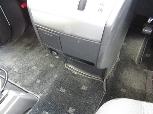 デリカＤ：５ Ｄ　パワーパッケージ　７人乗り　マットブラックツートーン　クラリオン７型メモリナビ　ＣＤ／ＤＶＤ再生　ＢＴオーディオ　地デジ　両パワスラ　バックカメラ　ＥＴＣ　シートヒーター　クルーズコントロール　ＨＩＤヘッドライト（37枚目）