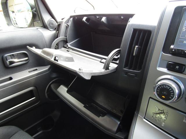 デリカＤ：５ Ｄ　パワーパッケージ　７人乗り　マットブラックツートーン　クラリオン７型メモリナビ　ＣＤ／ＤＶＤ再生　ＢＴオーディオ　地デジ　両パワスラ　バックカメラ　ＥＴＣ　シートヒーター　クルーズコントロール　ＨＩＤヘッドライト（40枚目）