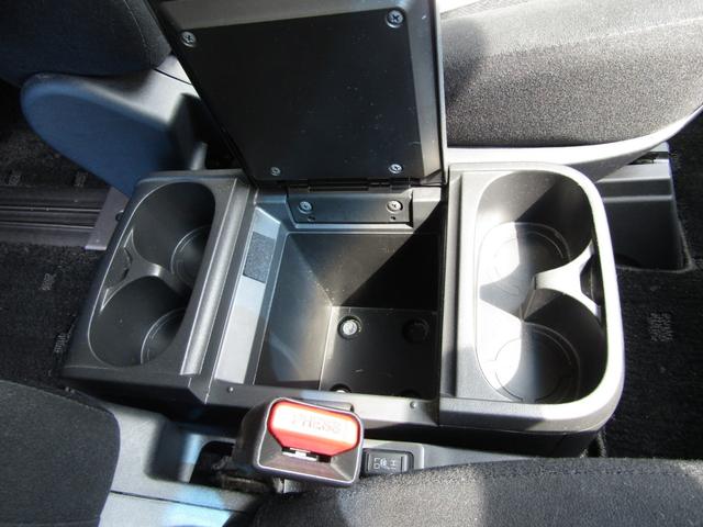 デリカＤ：５ Ｄ　パワーパッケージ　７人乗り　マットブラックツートーン　クラリオン７型メモリナビ　ＣＤ／ＤＶＤ再生　ＢＴオーディオ　地デジ　両パワスラ　バックカメラ　ＥＴＣ　シートヒーター　クルーズコントロール　ＨＩＤヘッドライト（42枚目）