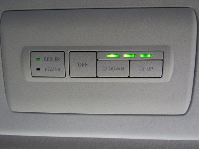 デリカＤ：５ Ｄ　パワーパッケージ　７人乗り　マットブラックツートーン　クラリオン７型メモリナビ　ＣＤ／ＤＶＤ再生　ＢＴオーディオ　地デジ　両パワスラ　バックカメラ　ＥＴＣ　シートヒーター　クルーズコントロール　ＨＩＤヘッドライト（53枚目）