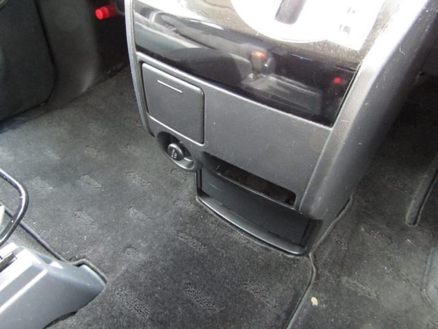 デリカＤ：５ Ｄ　パワーパッケージ　ケンウッド彩速ナビ　ＣＤ／ＤＶＤ再生　ＢＴオーディオ　地デジ　両パワスラ　バックカメラ　ＥＴＣ　シートヒーター　フロントプロテクター　クルーズコントロール　ＨＩＤヘッドライト（43枚目）