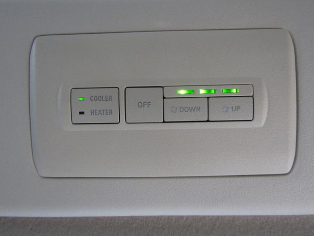 デリカＤ：５ Ｇ　パワーパッケージ　ユーザー買取　ストラーダ７型メモリナビ　ＣＤ／ＤＶＤ再生　ＢＴオーディオ　地デジ　両パワスラ　バックカメラ　ＥＴＣ　クルーズコントロール　ＨＩＤヘッドライト（49枚目）