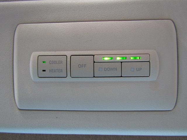 デリカＤ：５ Ｄ　パワーパッケージ　ストラーダ７型メモリナビ　ＣＤ／ＤＶＤ再生　ＢＴオーディオ　地デジ　両パワスラ　後席フリップダウンモニター　ゴクブト　バックカメラ　ＥＴＣ　シートヒーター（53枚目）