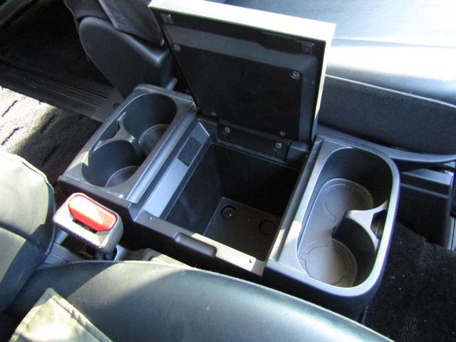 デリカＤ：５ Ｄ　パワーパッケージ　ＮＥＷカラーカスタム　７人乗り　ストラーダ７型メモリナビ　ＣＤ／ＤＶＤ再生　ＢＴオーディオ　地デジ　ＵＳＢ接続　両パワスラ　バックカメラ　Ｆ／Ｓ／Ｒチューブガード　ＥＴＣ　クルーズコントロール（32枚目）