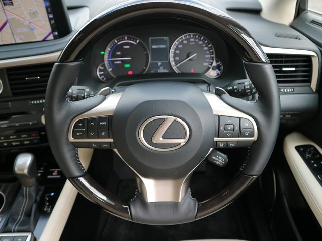RX450hL 7人乗り 4WD サンルーフ モデリスタエアロキットマフラー リアエンターテインメント 置くだけ充電 三眼LEDヘッド パノラミックビューモニター(53枚目)