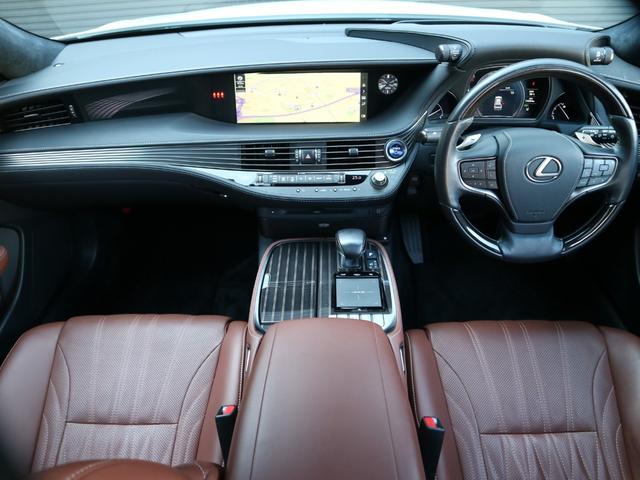 LS500h エグゼクティブ 4WD サンルーフ スパッタリング20インチAW マークレビンソン リアエンターテインメント ドライブレコーダー パワートランク パノラミックビューモニター HUD 三眼LEDヘッドライト AHS(8枚目)