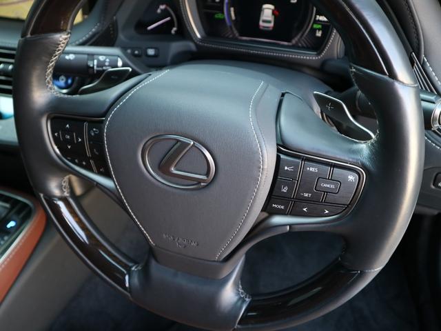 LS500h エグゼクティブ 4WD サンルーフ スパッタリング20インチAW マークレビンソン リアエンターテインメント ドライブレコーダー パワートランク パノラミックビューモニター HUD 三眼LEDヘッドライト AHS(21枚目)
